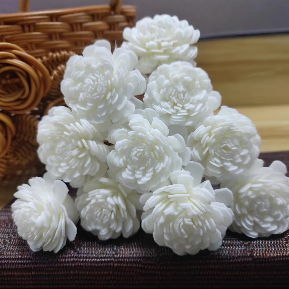 Perfume Fragrance Stick - 10 Stück Aroma-Diffusor-Stäbchen und weiße Schaumstoffblumen-Kombination,